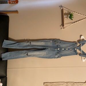 Light denim overalls 💜